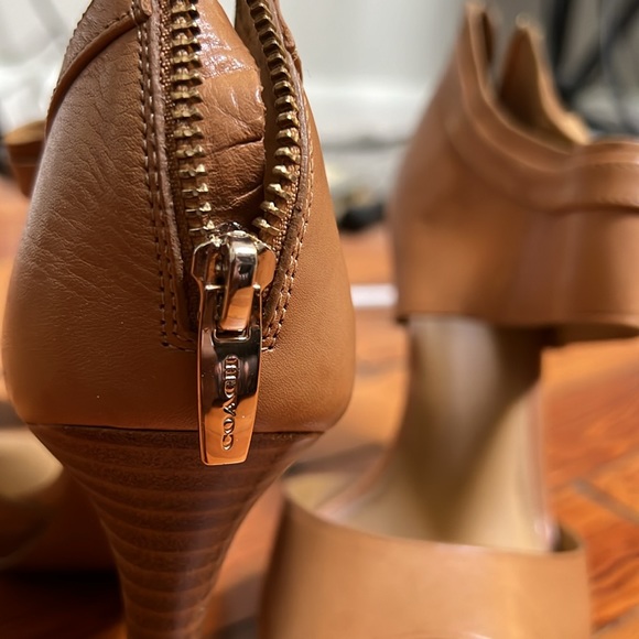 Tan Coach Heels with Sipper and metal zipper (Gently used) - Picture 5 of 5